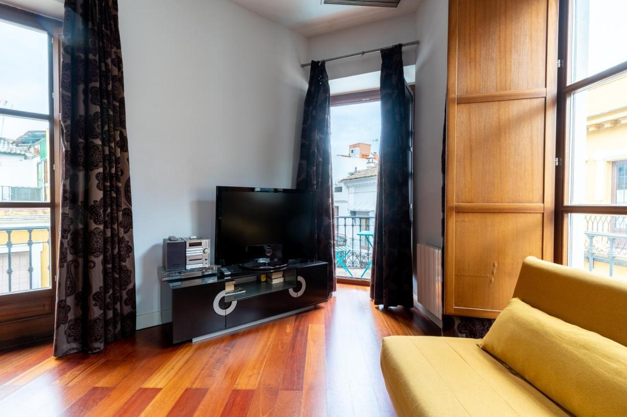 Cathedral Apartment, Upper Floor Apartment إشبيلية المظهر الخارجي الصورة