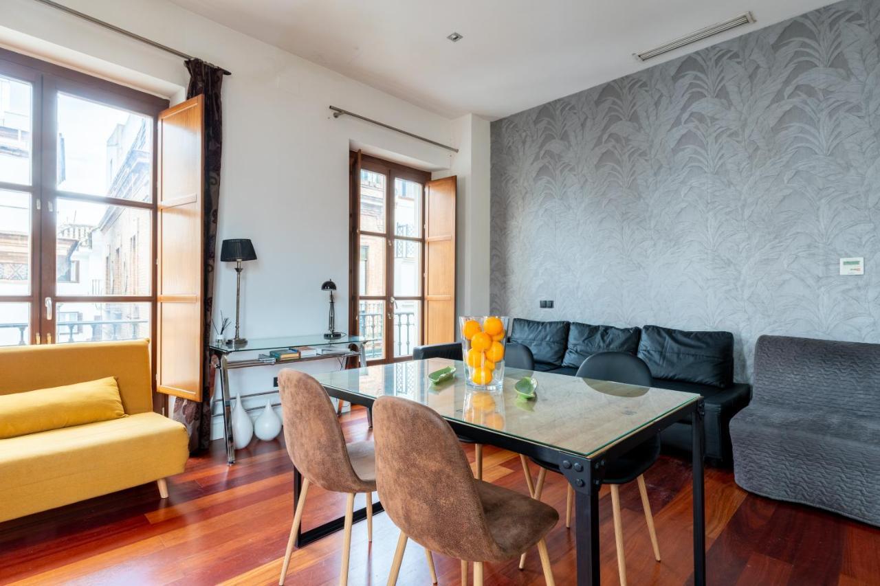 Cathedral Apartment, Upper Floor Apartment إشبيلية المظهر الخارجي الصورة