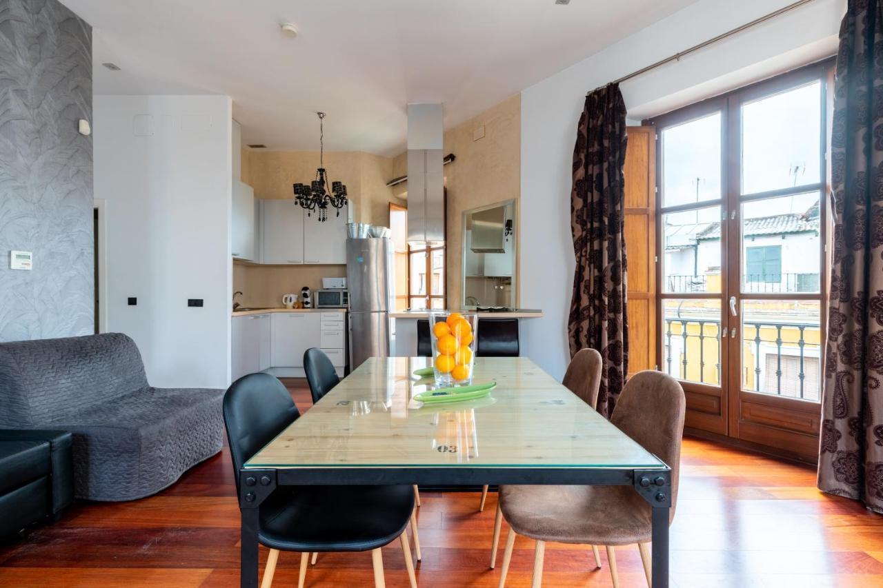 Cathedral Apartment, Upper Floor Apartment إشبيلية المظهر الخارجي الصورة